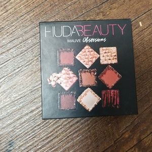 Huda Beauty Mauve Obsessions palette